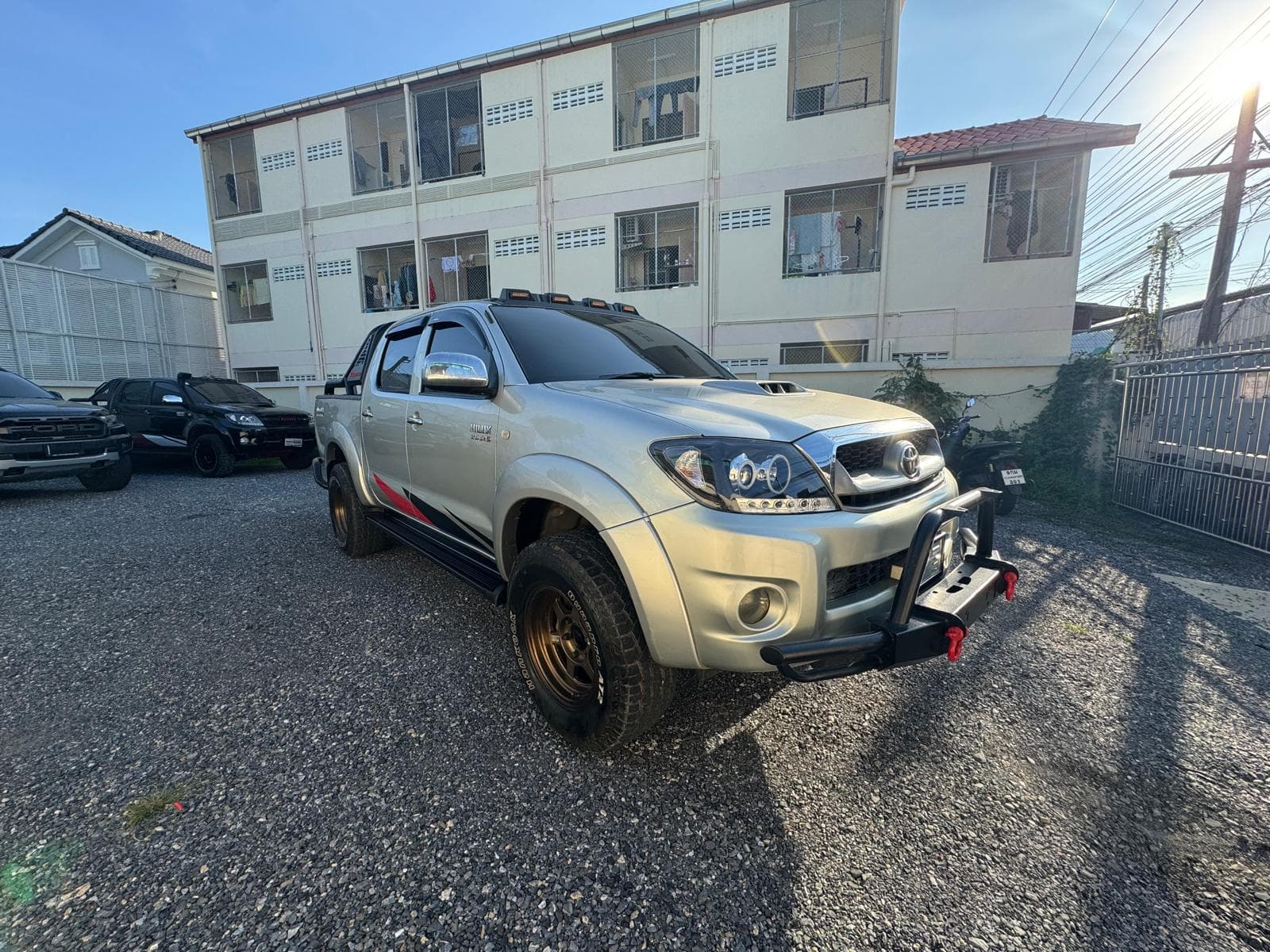 2009 TOYOTA HILUX VIGO DOUBLE CAB 3.0 4WD AT CHAMPAGNE